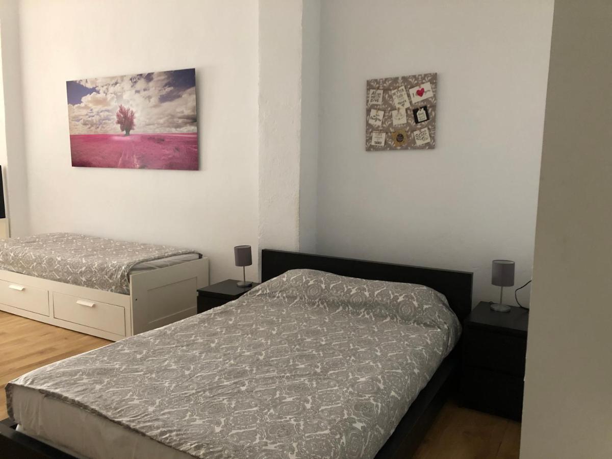Rafaela Guest House Малага Екстериор снимка