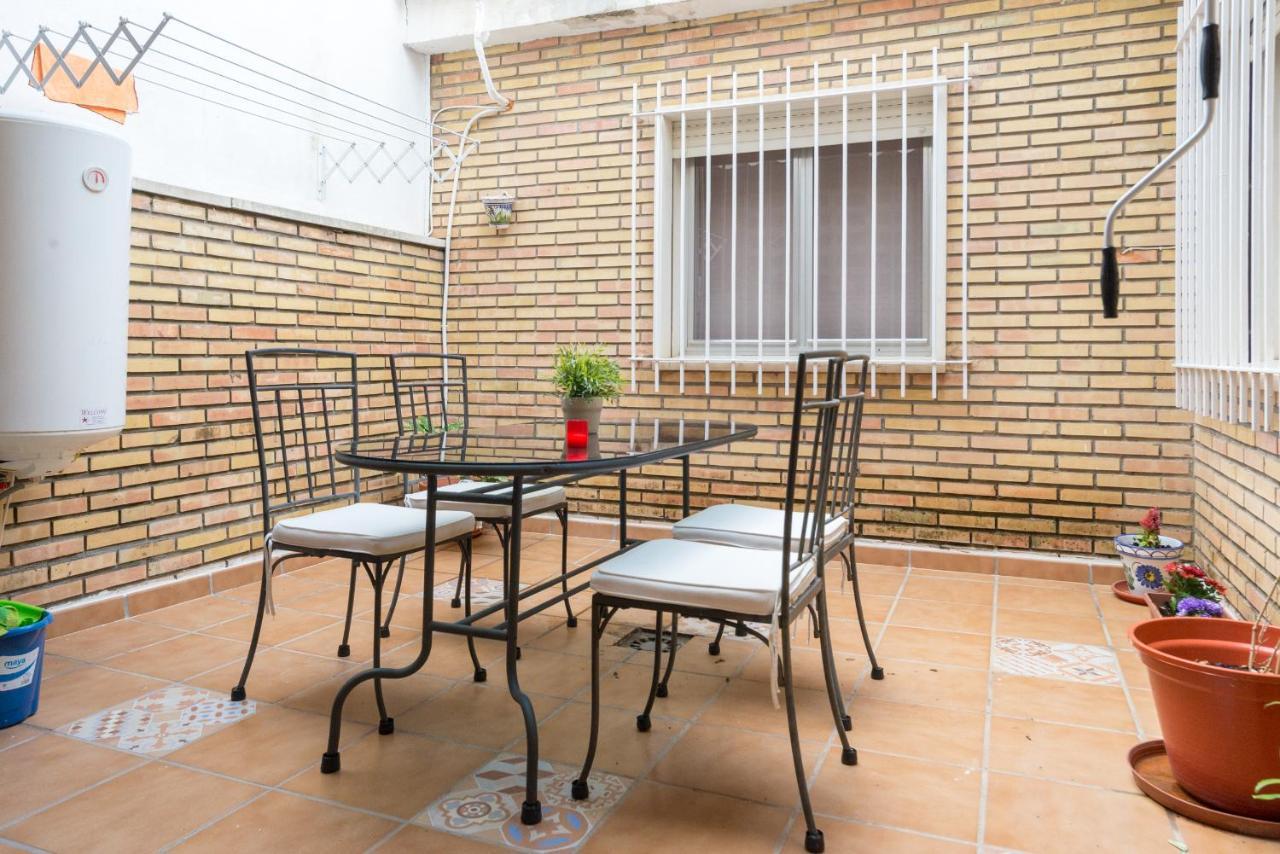 Rafaela Guest House Малага Екстериор снимка