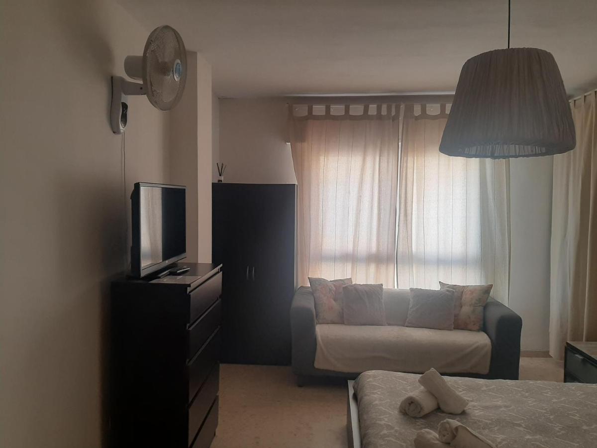 Rafaela Guest House Малага Екстериор снимка
