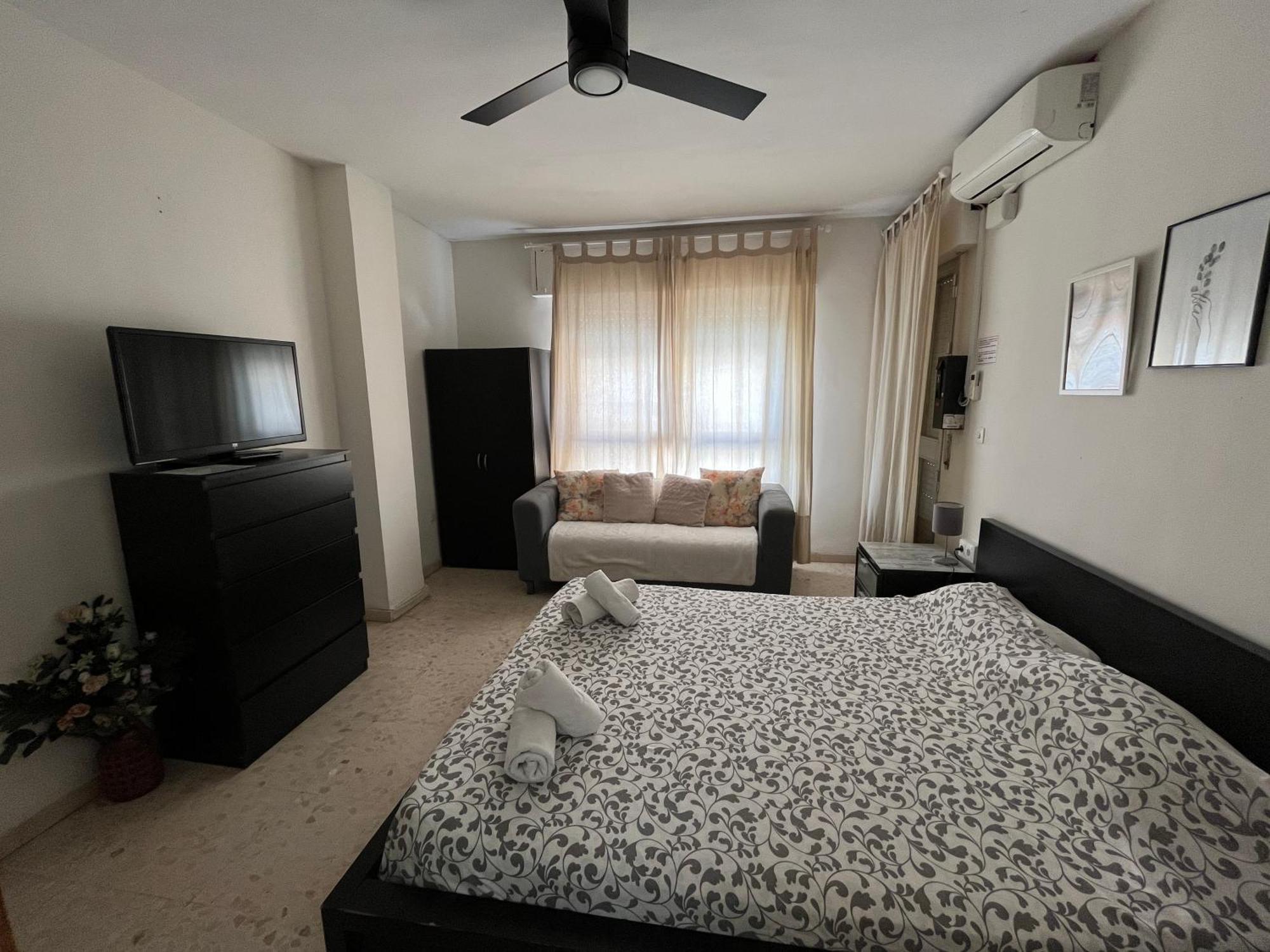 Rafaela Guest House Малага Екстериор снимка