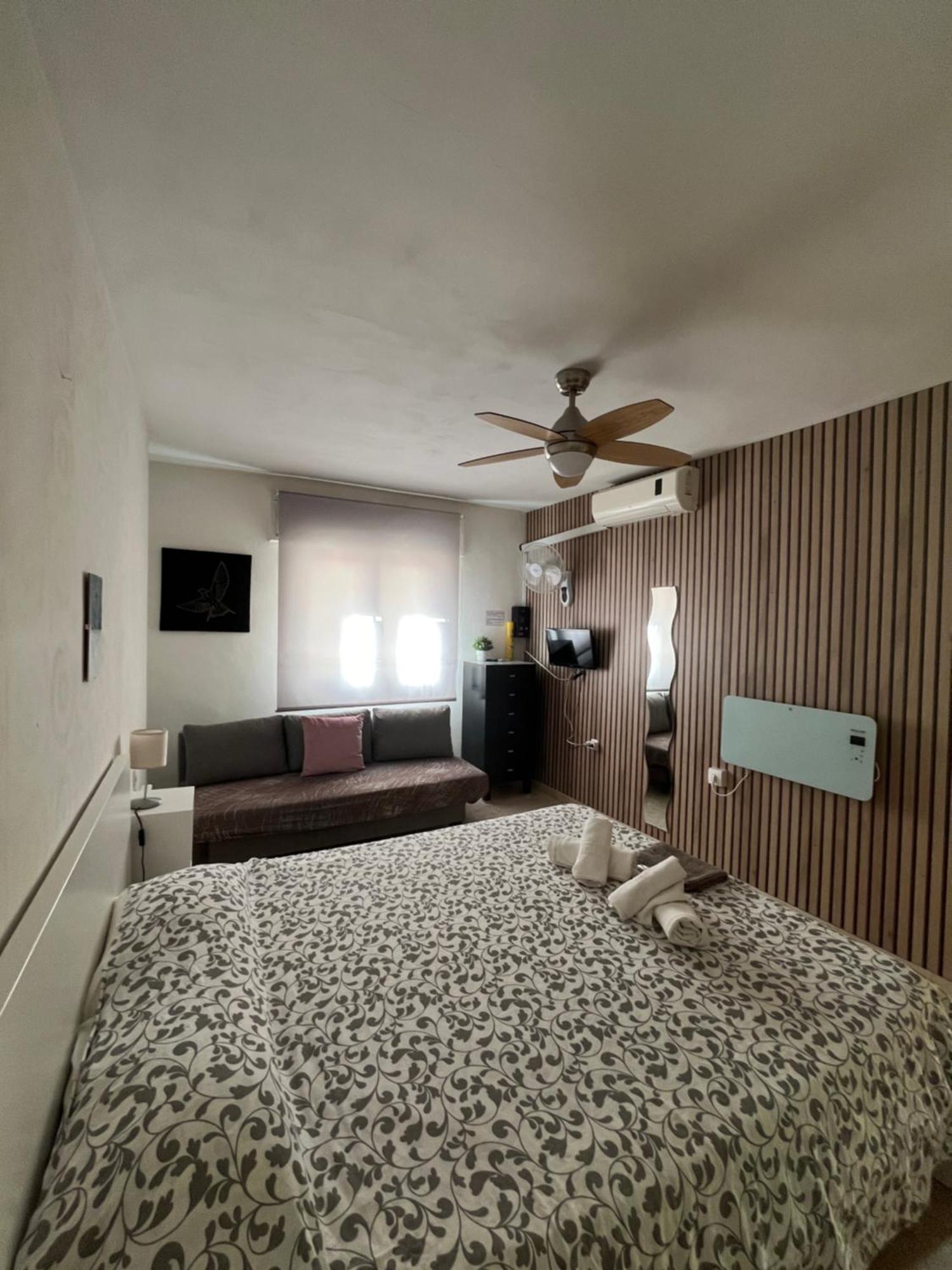 Rafaela Guest House Малага Екстериор снимка
